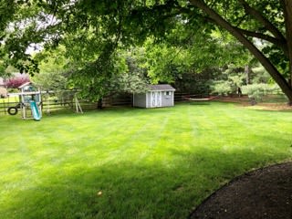 32 LAWRENCIA DR
