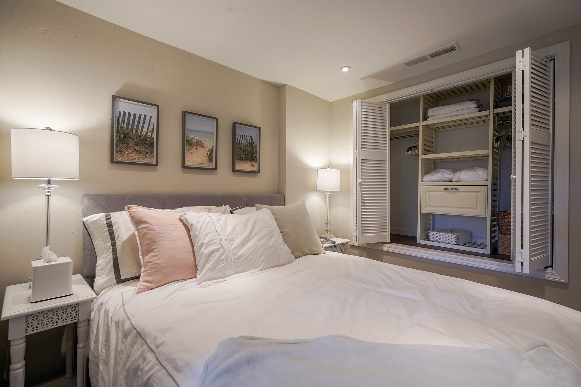 Grey Goose - Charming Downtown Carmel Cottage
