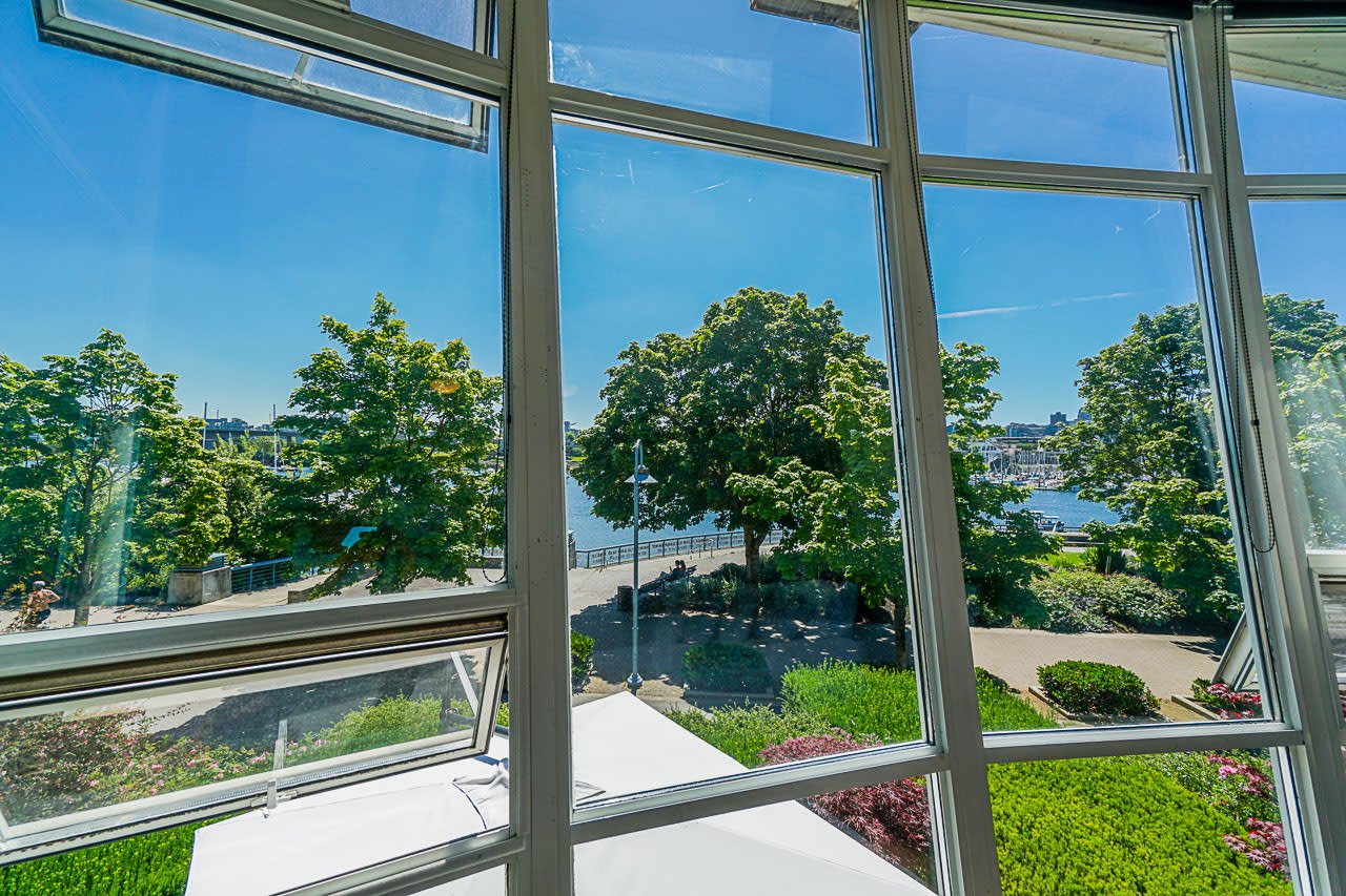 1228 Marinaside Cres, #112
