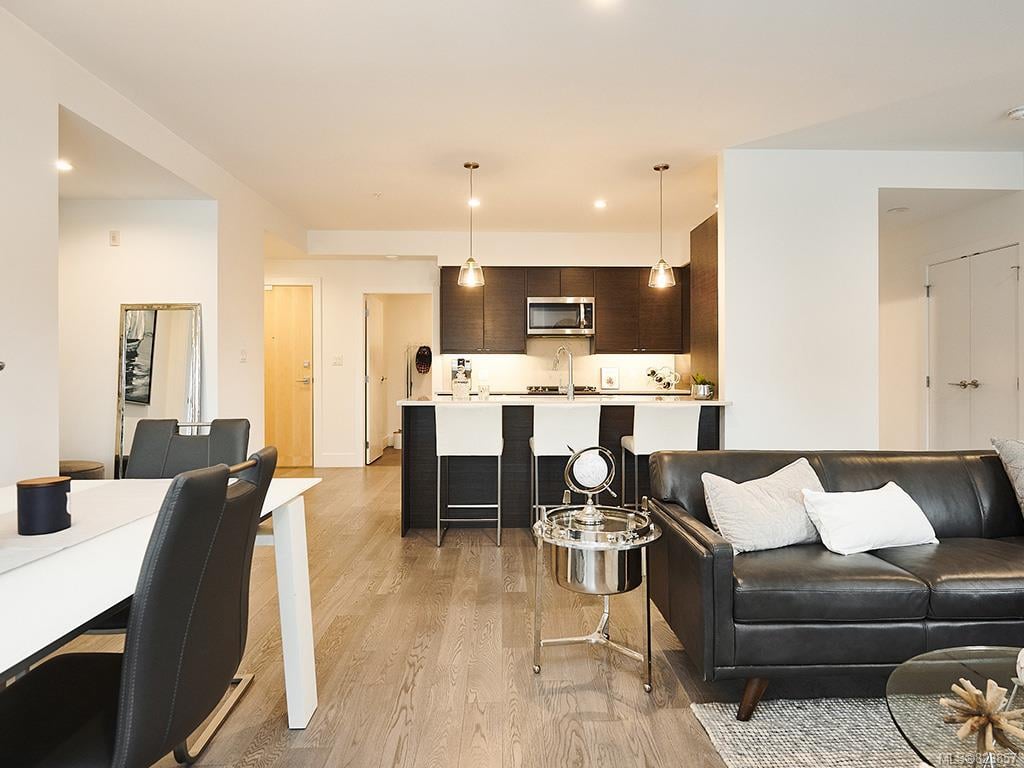305B-10682 McDonald Park Rd
