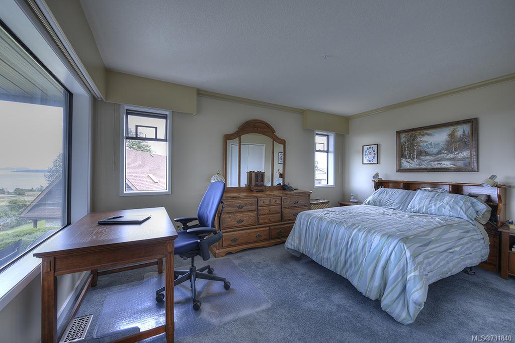 2039 Lowe Rd, North Saanich