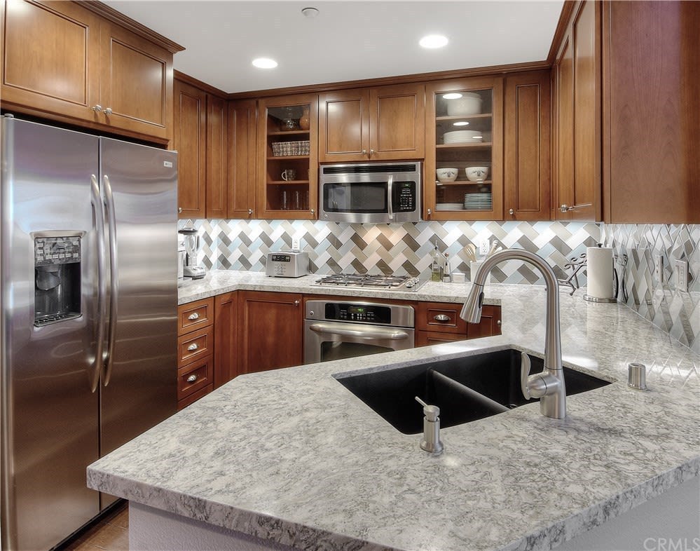 84 Meridian Dr