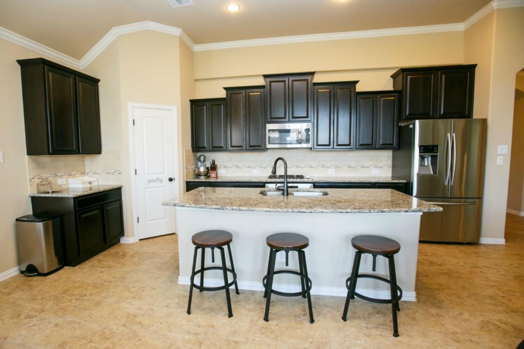 2701 Dillon Pond