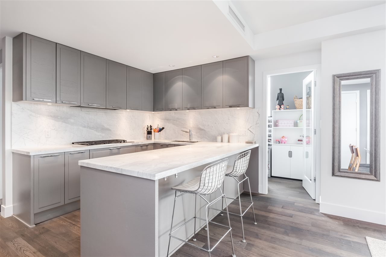 313-2118 W 15th Ave