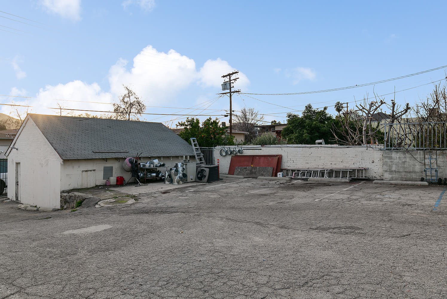 1550 Victory Blvd.