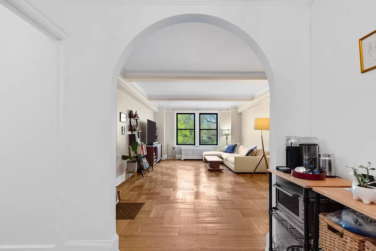 327 Central Park West Unit: 3B