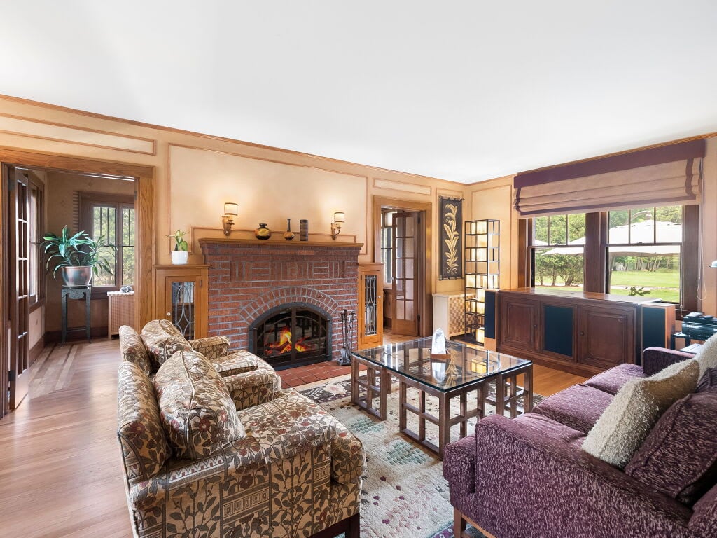 25 Pascack Rd