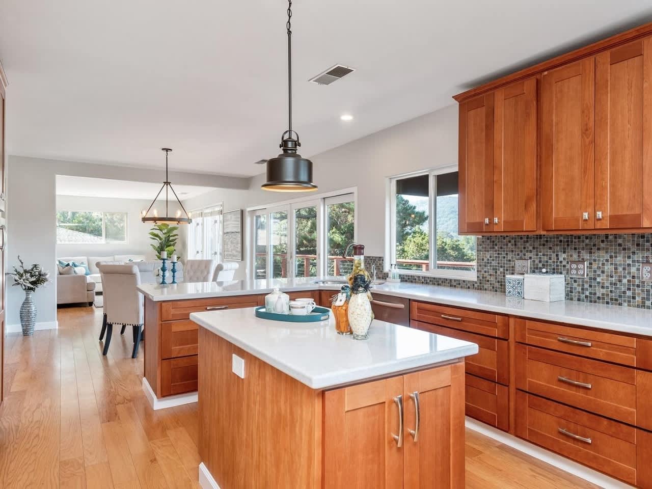 385 Bella Vista Ave