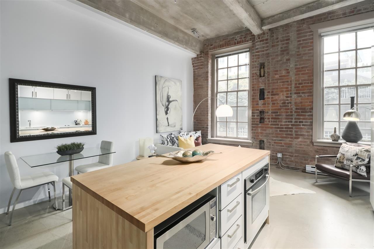 106-546 Beatty St