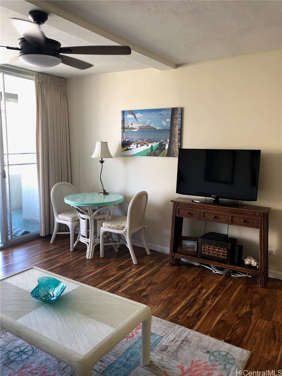 430 Kaiolu St #1106