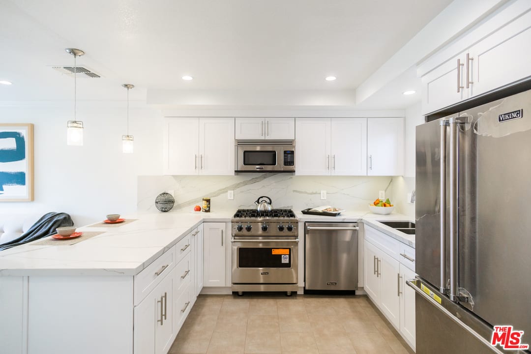 1085 West Kensington Rd