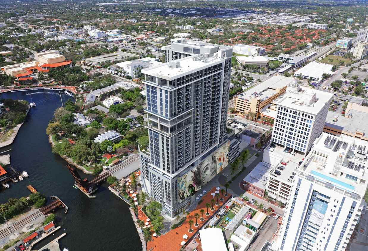 301 SW 1st Ave, Apt 1414 
