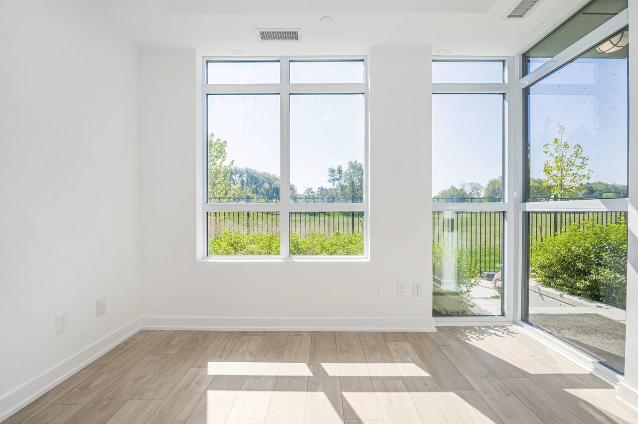 251 Manitoba St Unit: 117