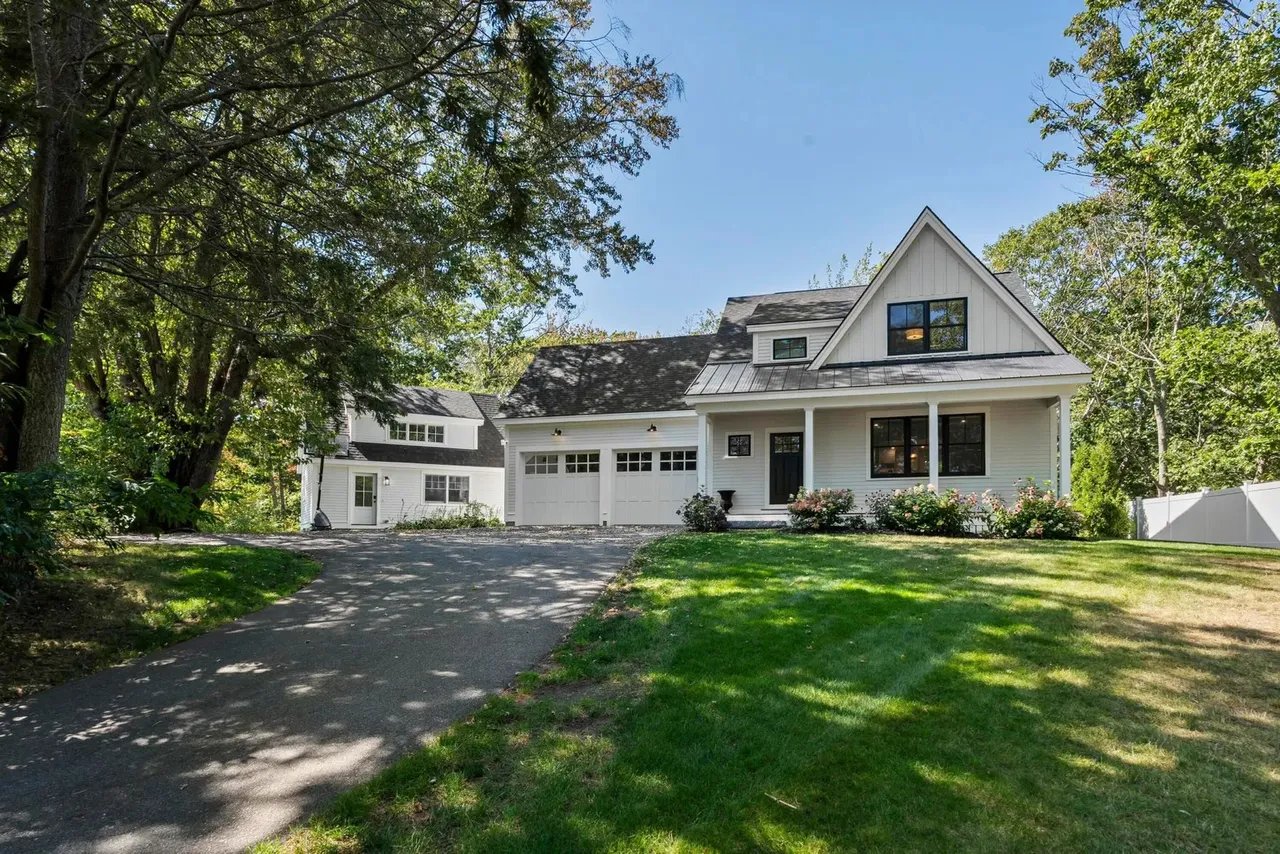 New Listing: 160 Main Street Rear, Kennebunkport, ME 04046 – $1,895,000