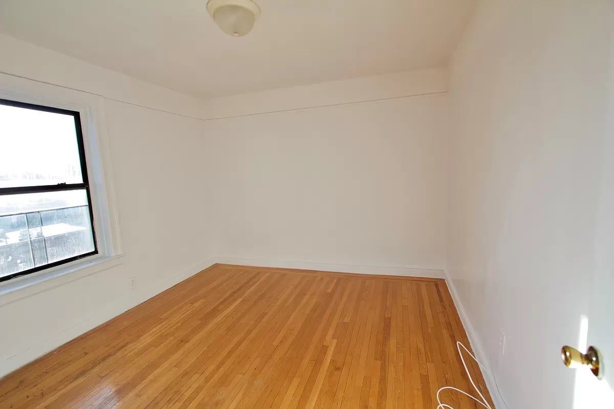 501 West 189th Street Unit: G2