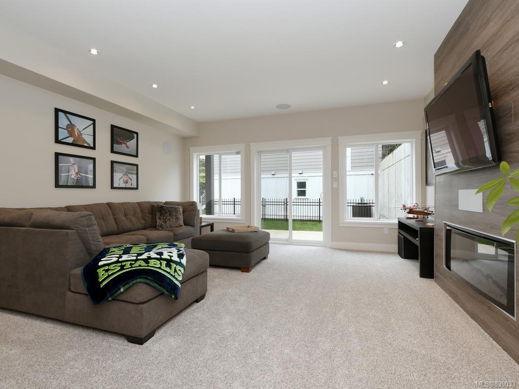 1401 Grand Forest Close