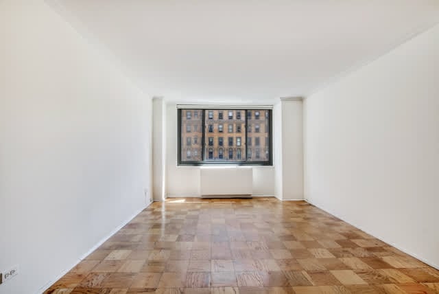 2025 Broadway Unit: 6H