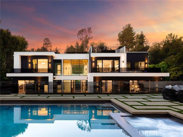 Crescent Villa