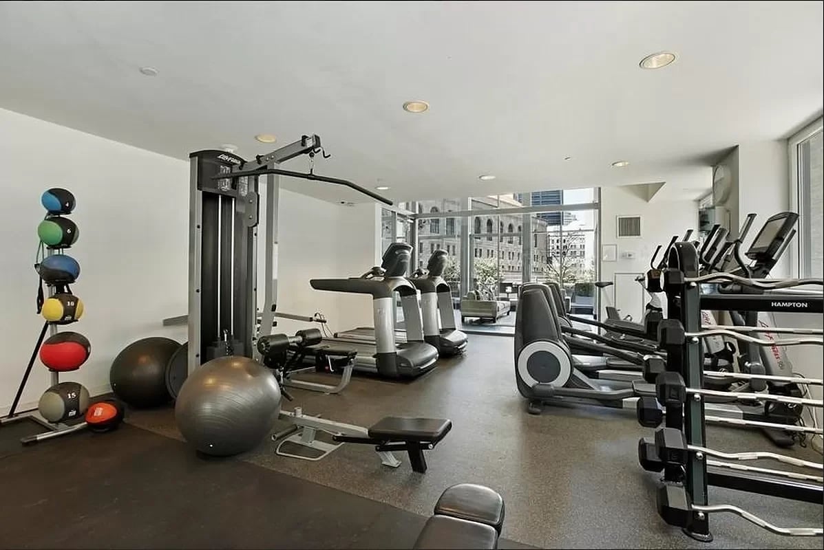 90 William St #16H