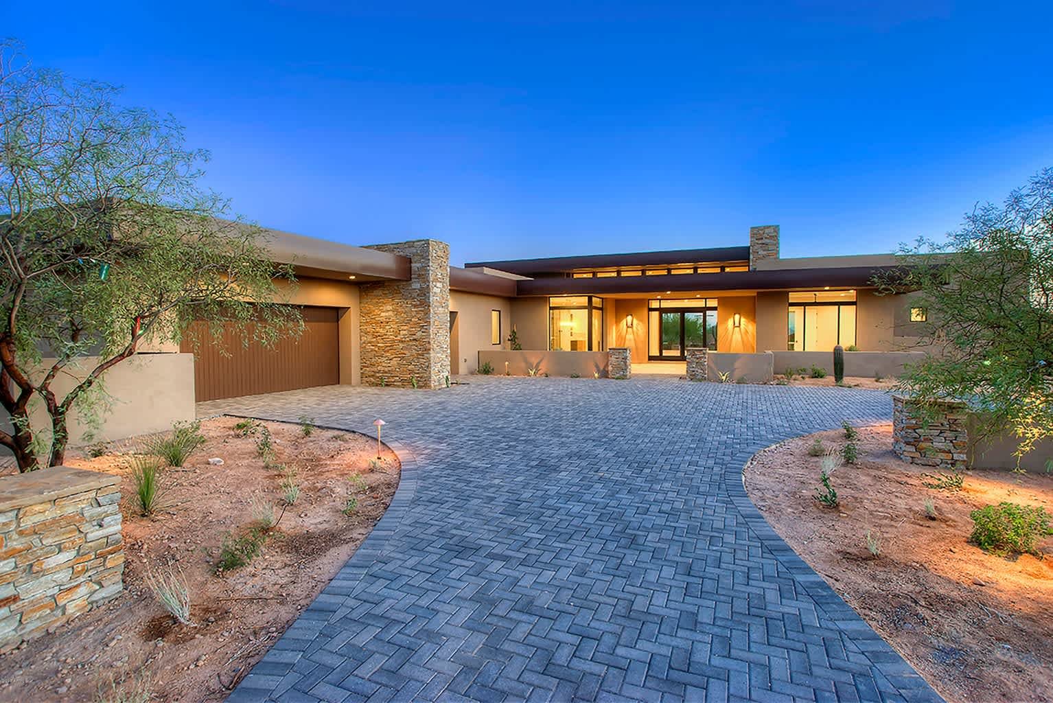 9290 E THOMPSON PEAK PKWY 425