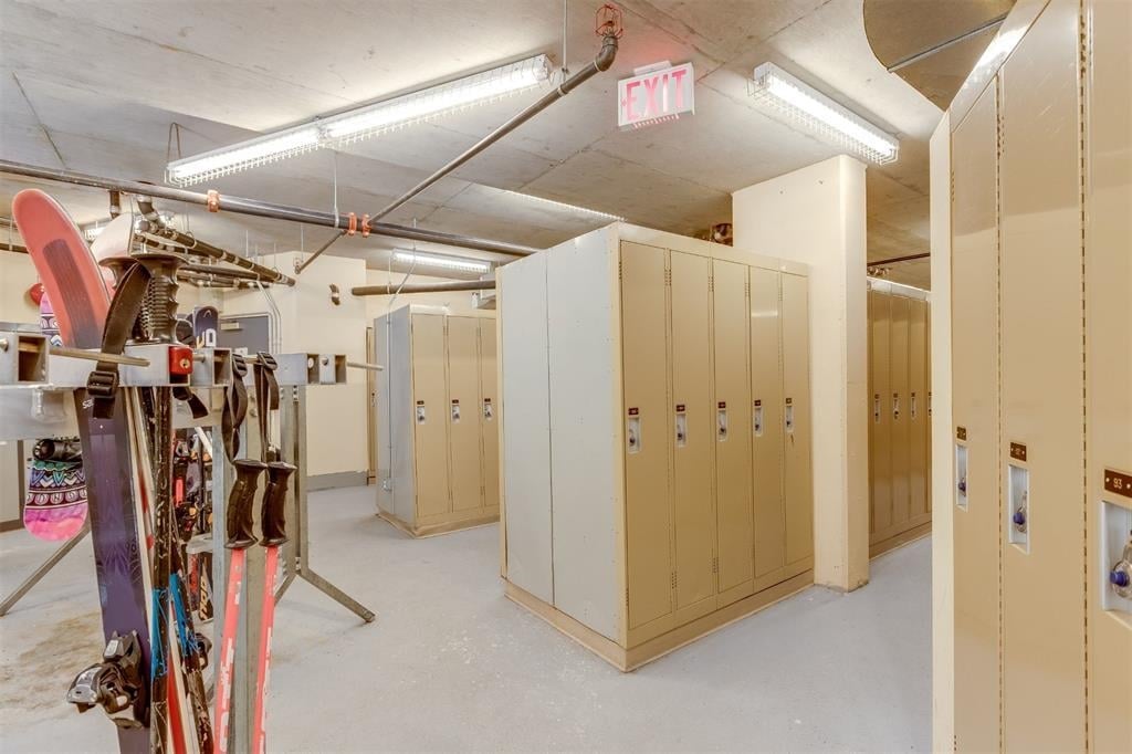 411 G4-4653 Blackcomb Wy