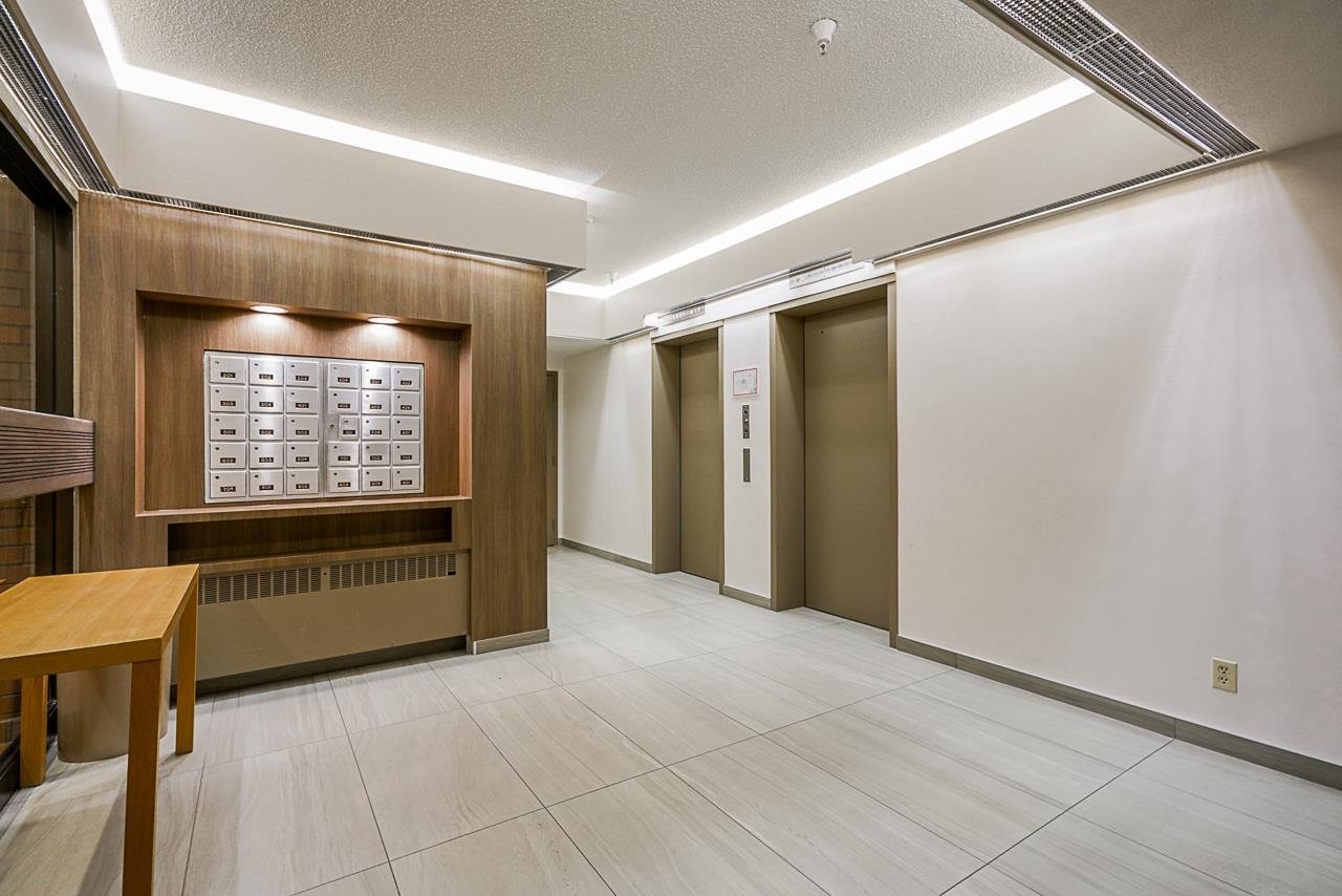 101-1737 Duchess Avenue, West Vancouver