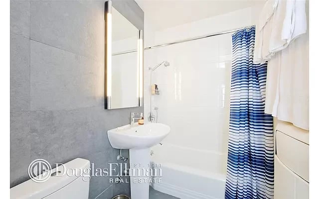 430 West 34th Street Unit: 10D