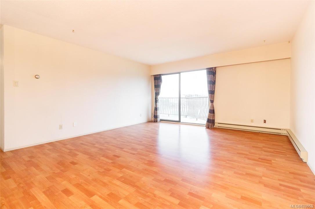 321-1870 McKenzie Ave, Saanich