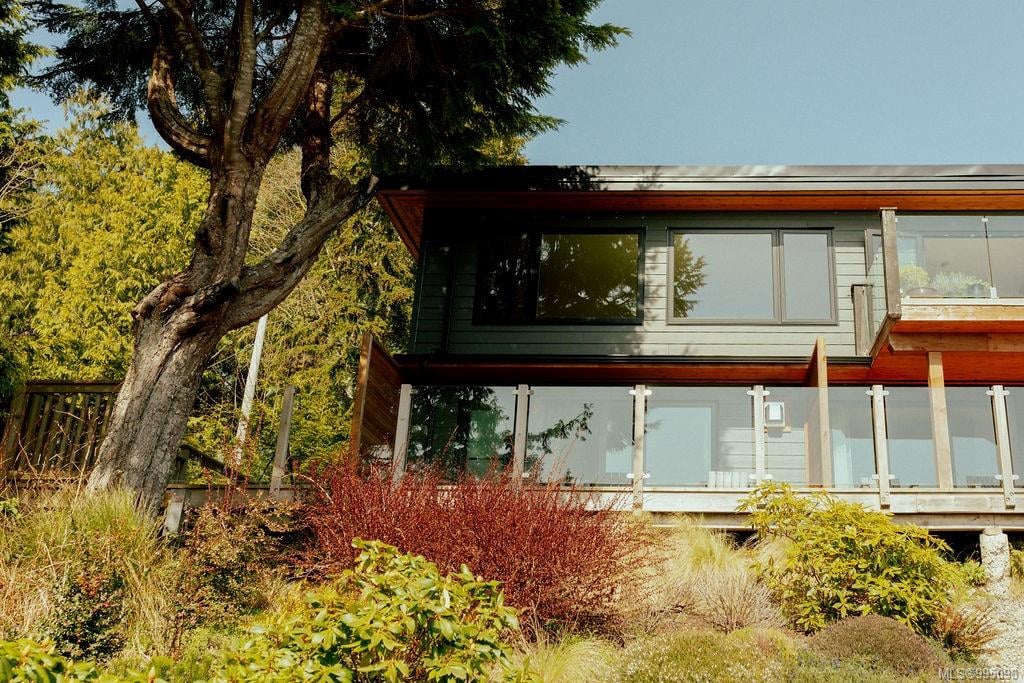 378 Marine Dr
