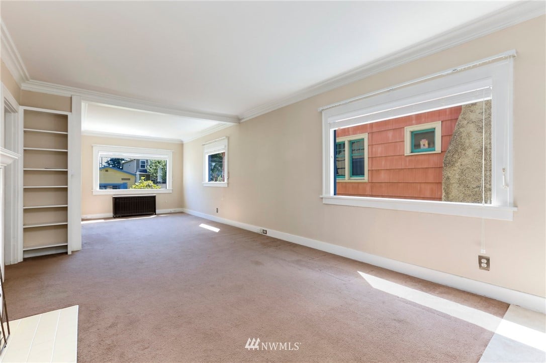 2409 Baker Ave