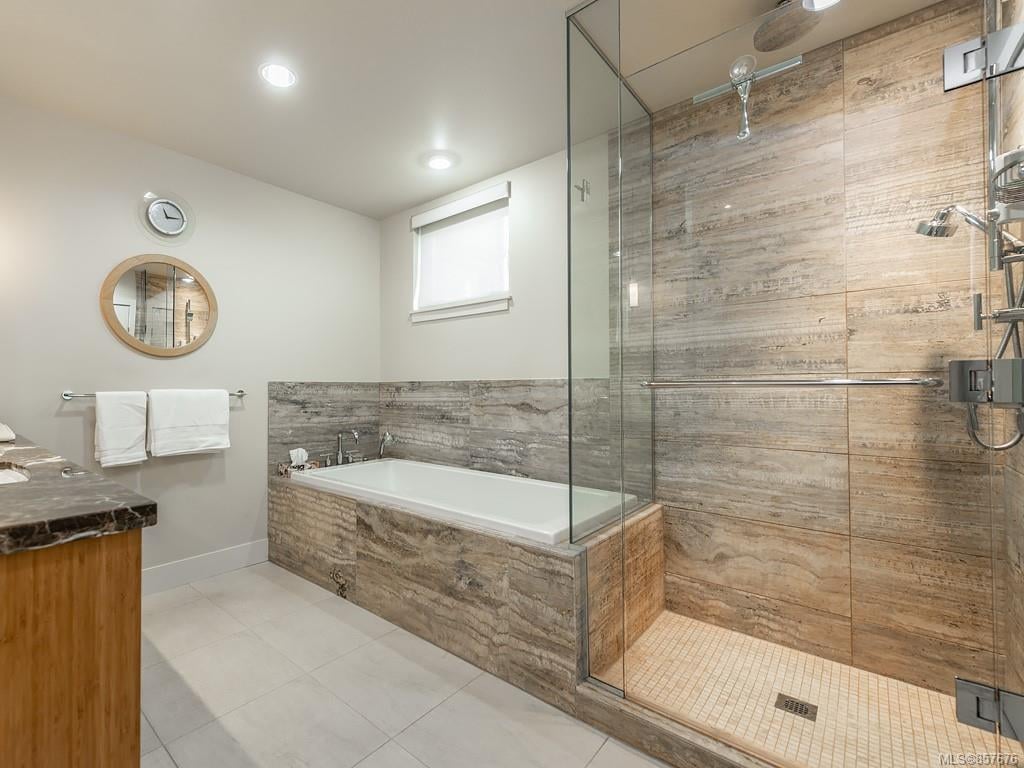 206-3223 Selleck Wy