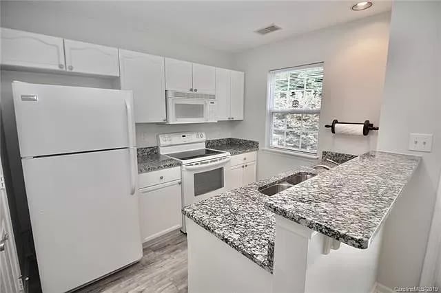 672 Emerald Cove Dr #1603