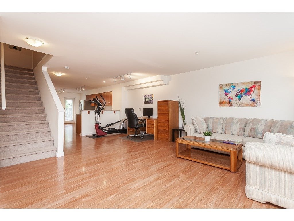 101-12040 68 Ave