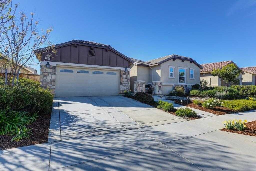 2206 Russell Cl