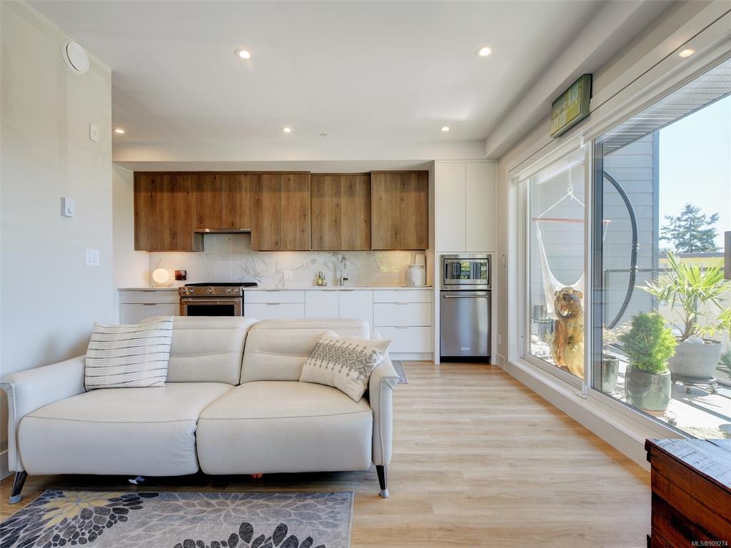 306 - 835 Dunsmuir Rd