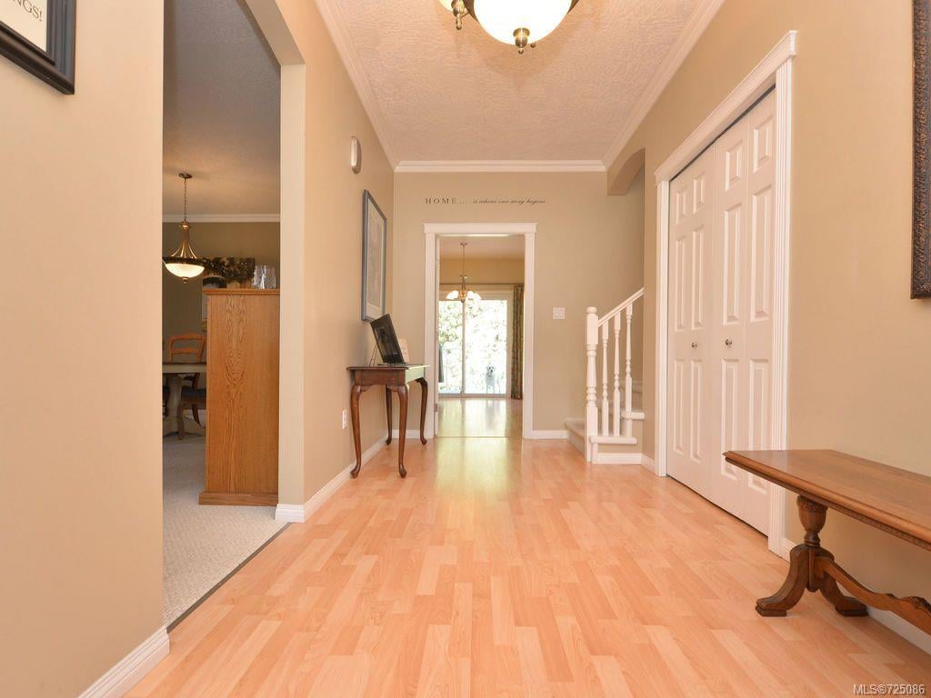 2552 Kinnoull Cres