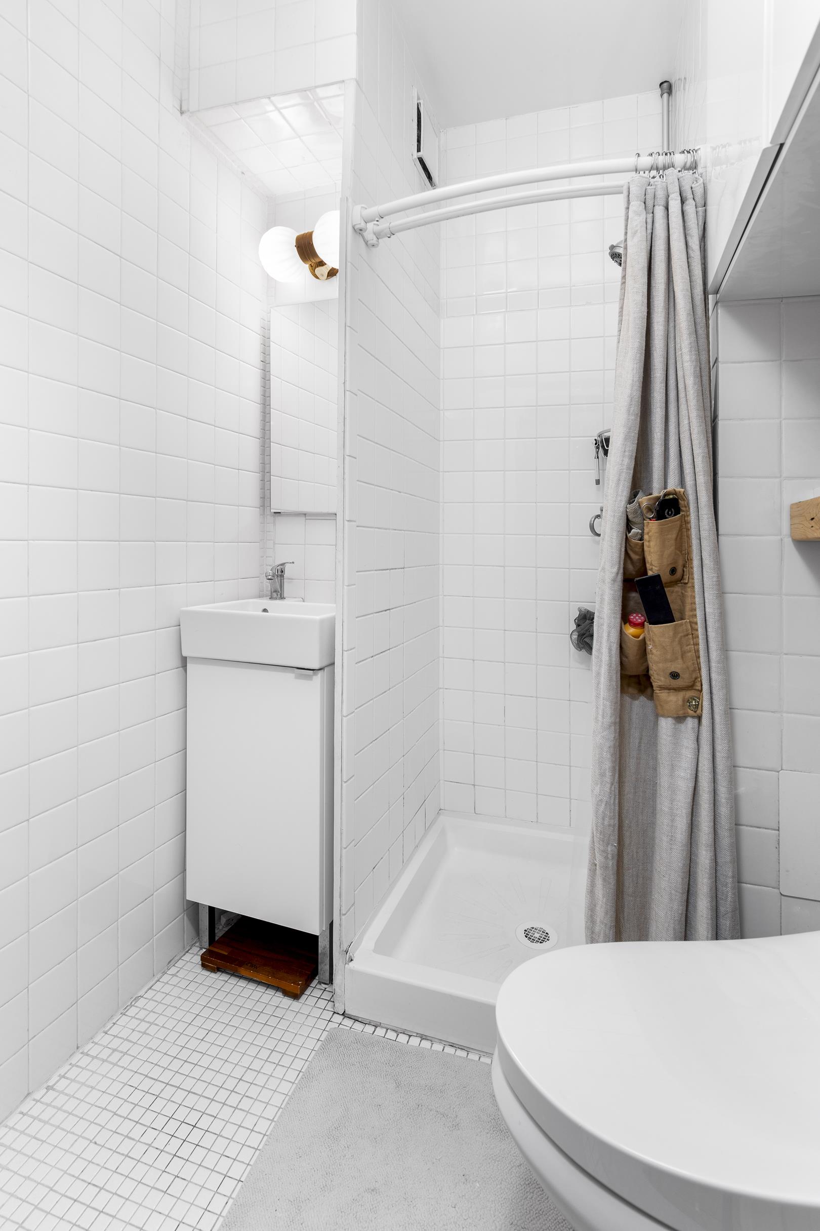 210 North Henry Street, Apt 2