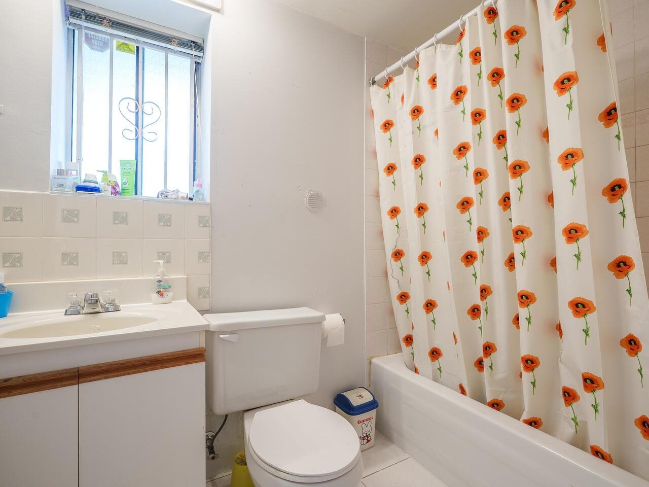 3571 Haida Dr