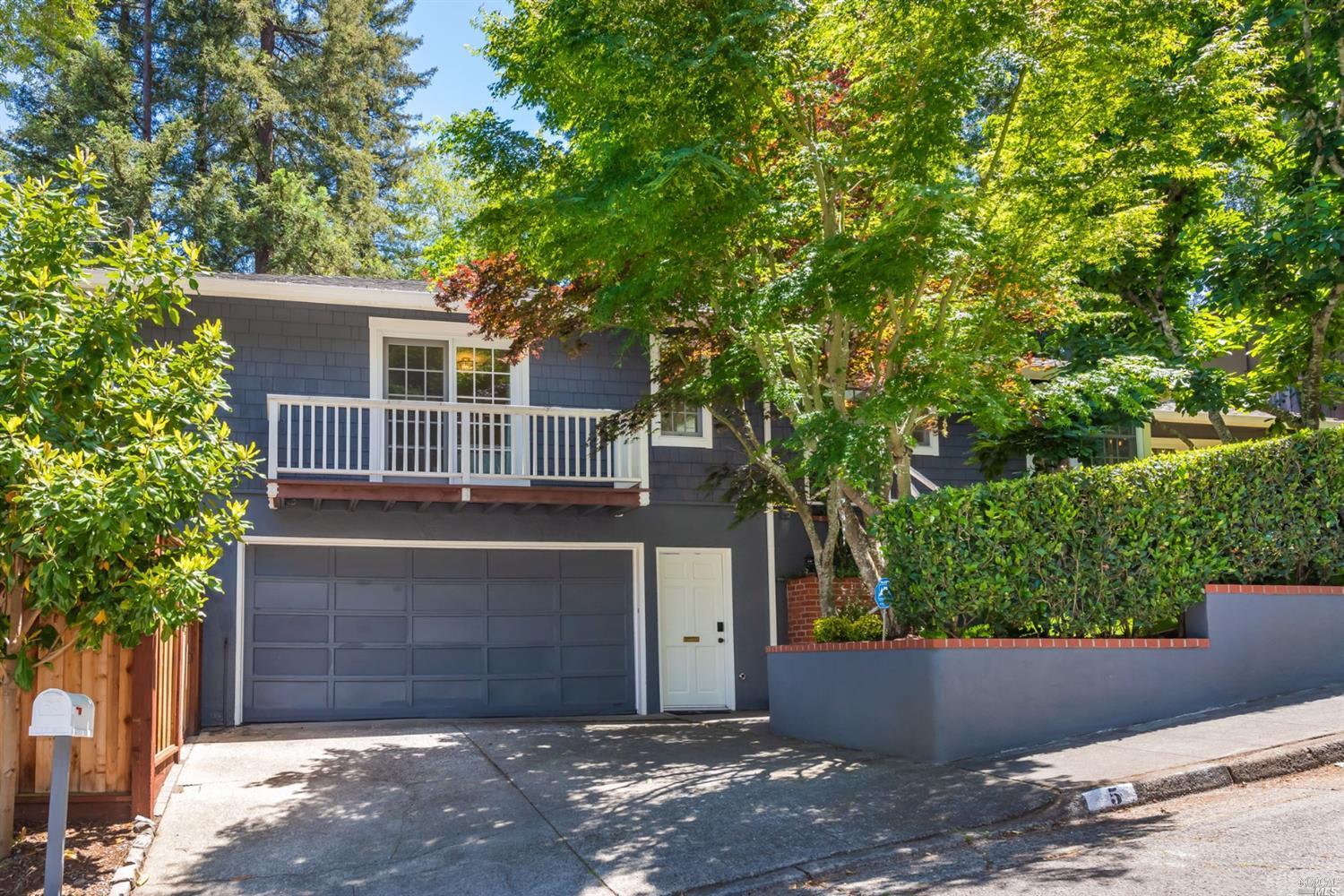 5 Westwood Dr