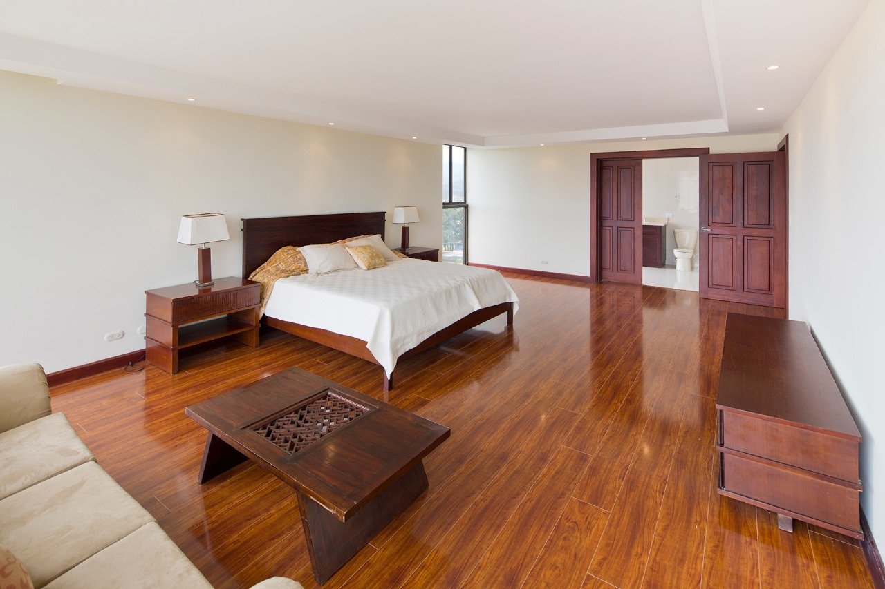 Spacious Mountain View Condo, Escazu, San Jose