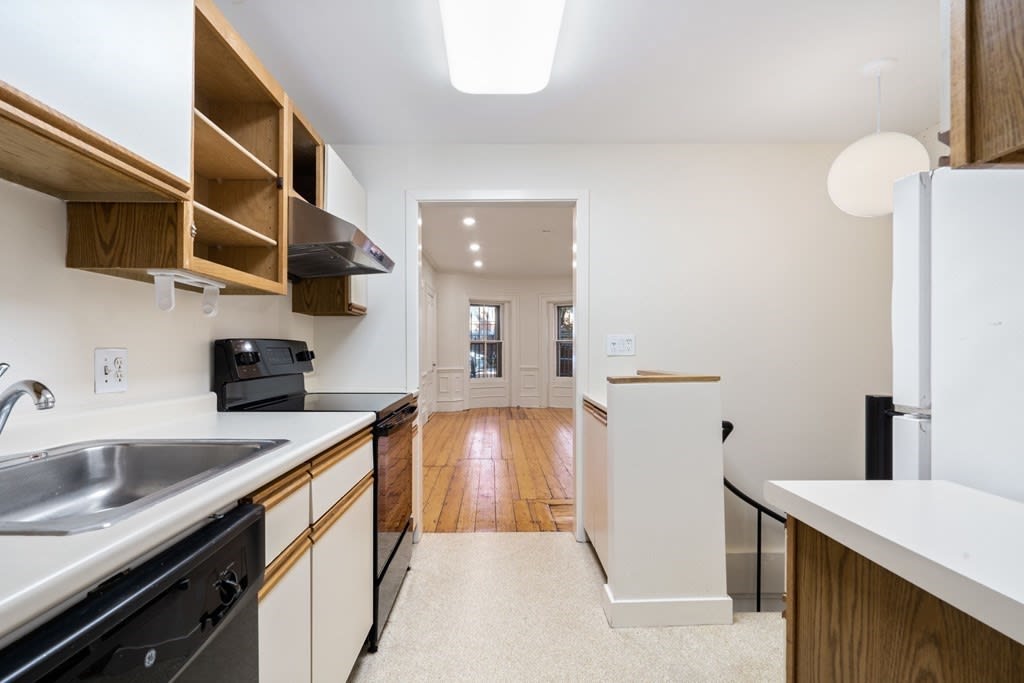 24 Braddock Park, #1