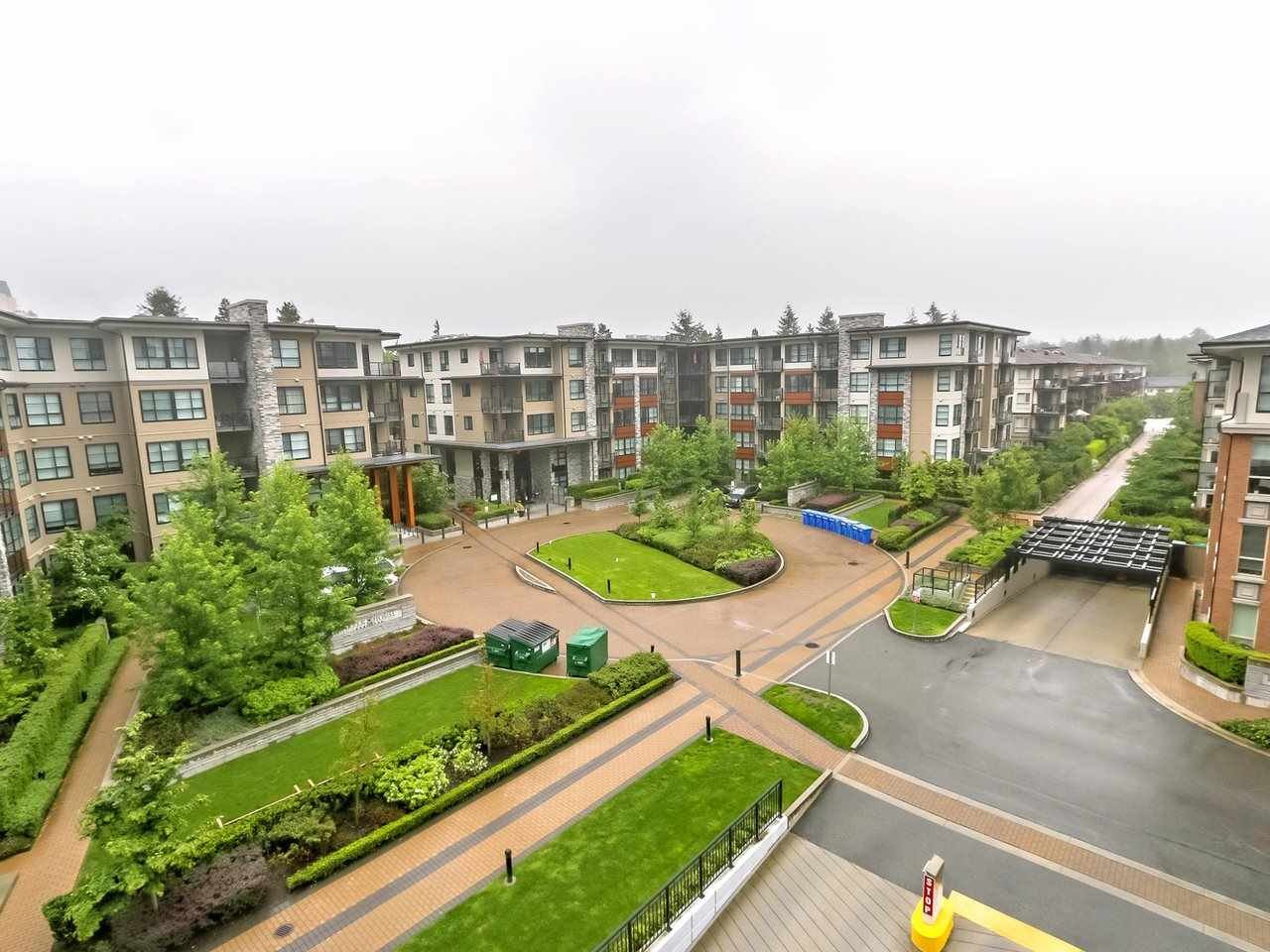 501-3093 Windsor Gate