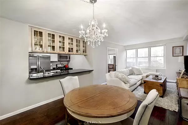 363 East 76th Street Unit: 2H