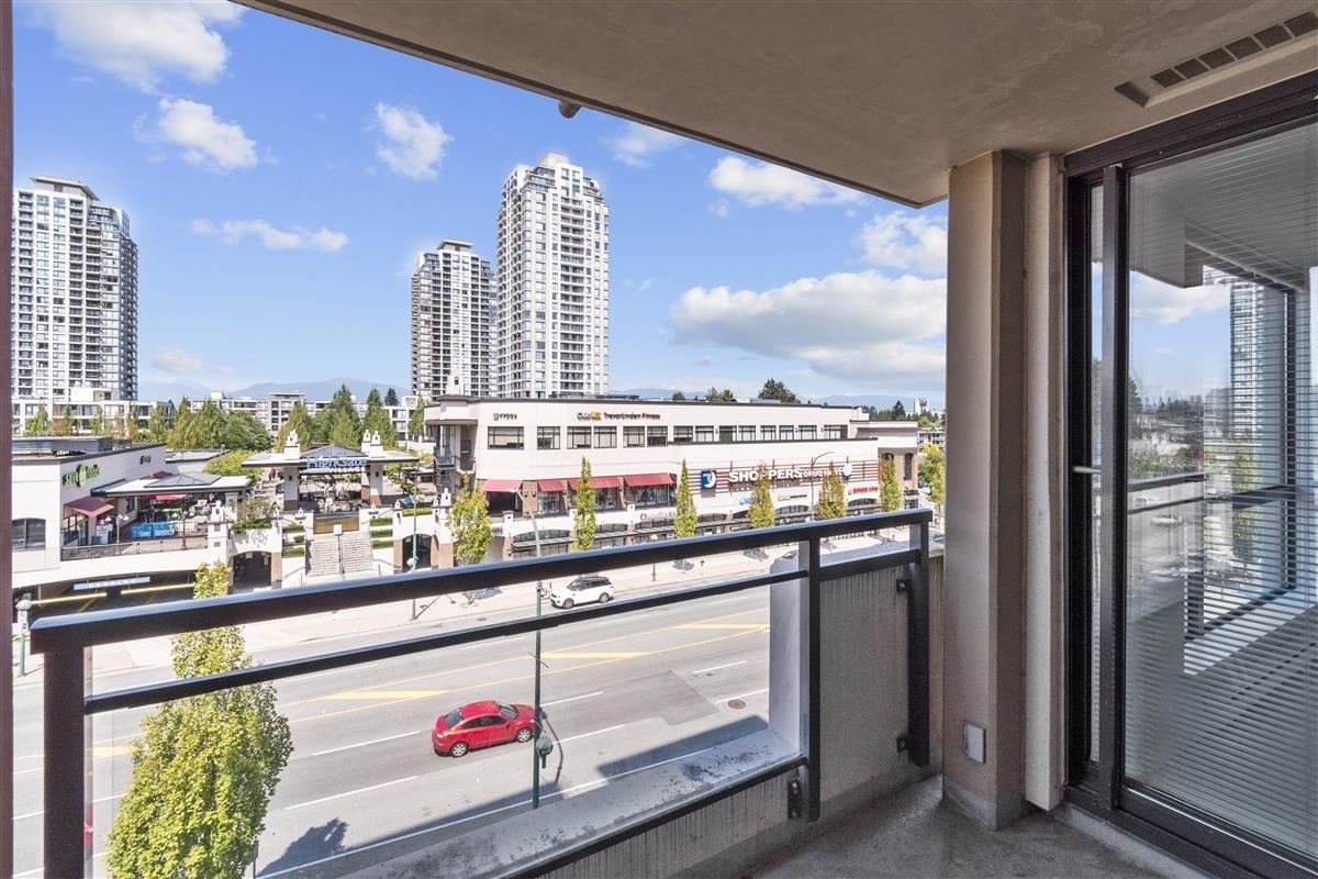 502-7225 Acorn Ave