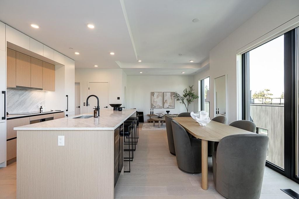 539 W 28th Avenue 202, Vancouver
