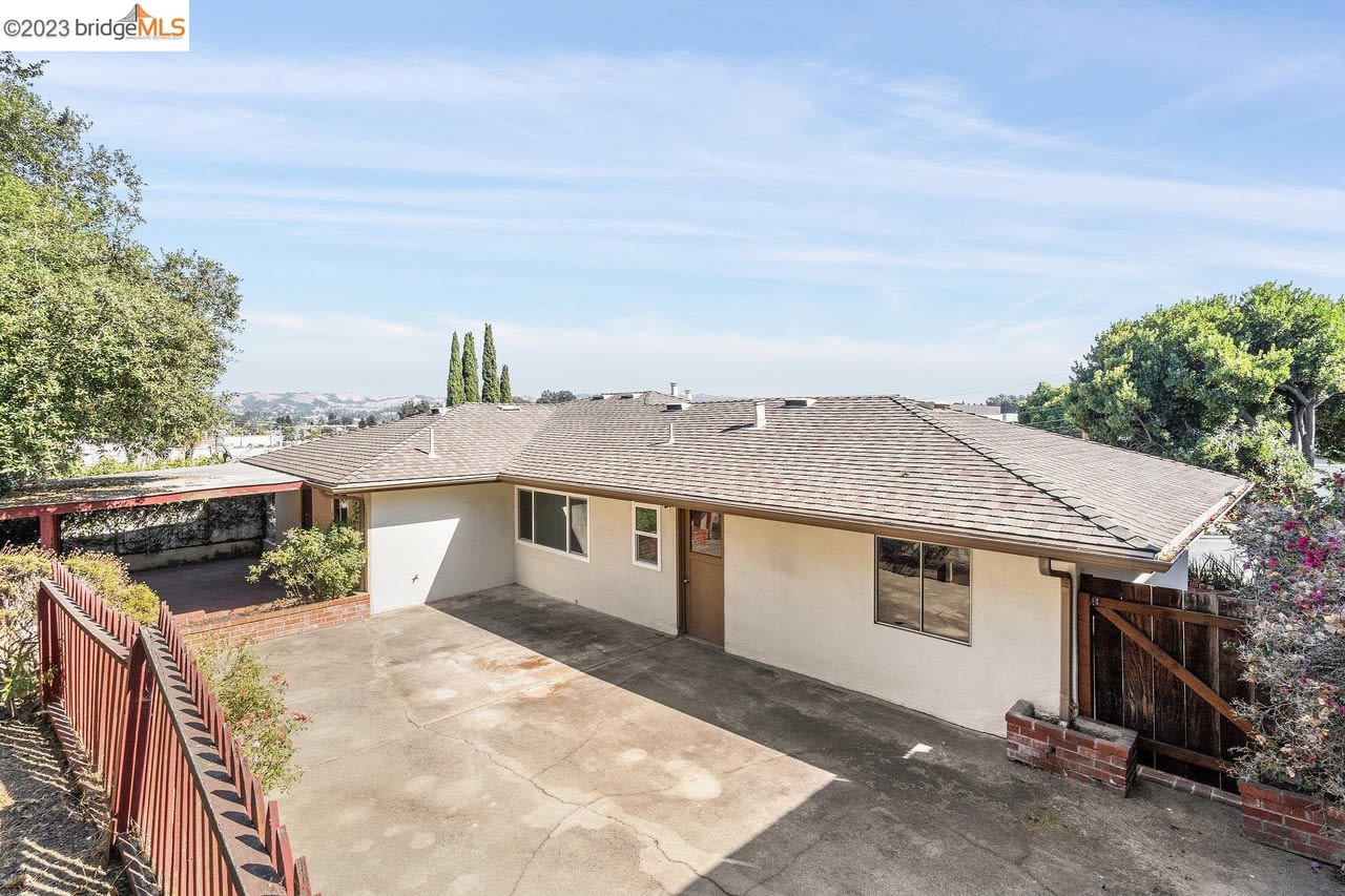 2454 San Carlos Ave