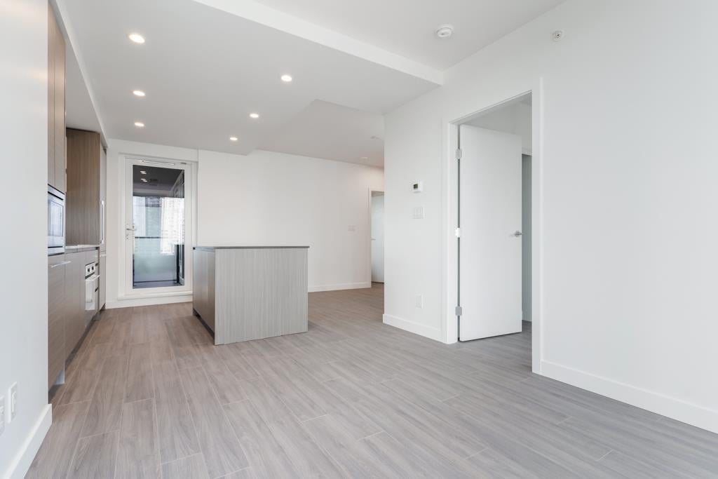 2209-13615 Fraser Hwy