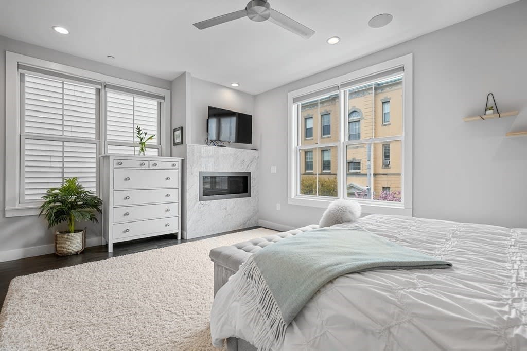 309 E Street, #22