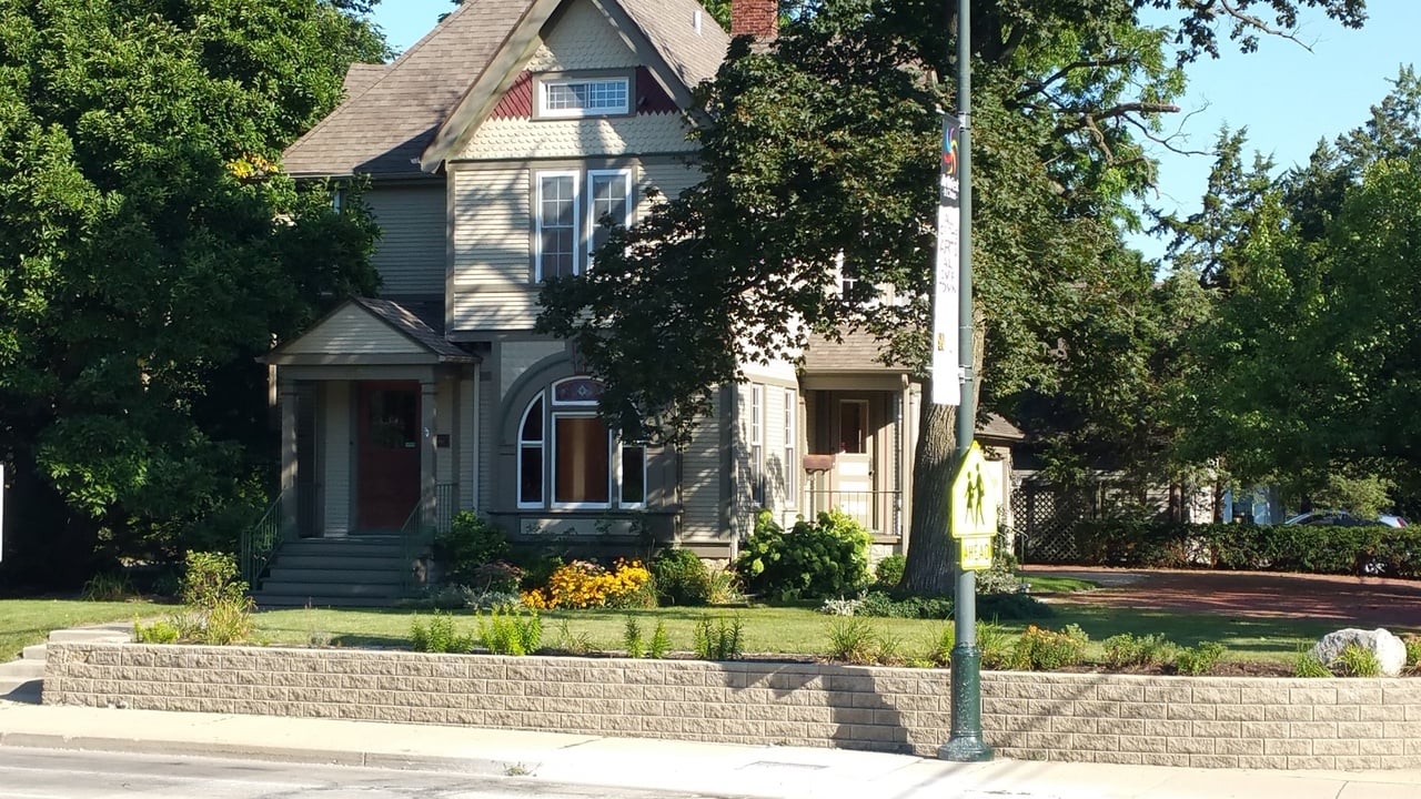 612 W Main St