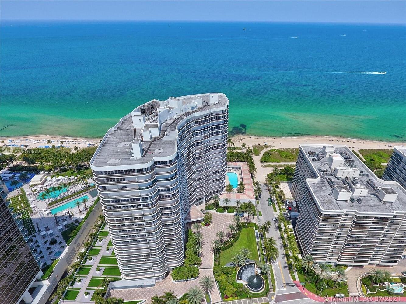 9601 Collins Ave, #505